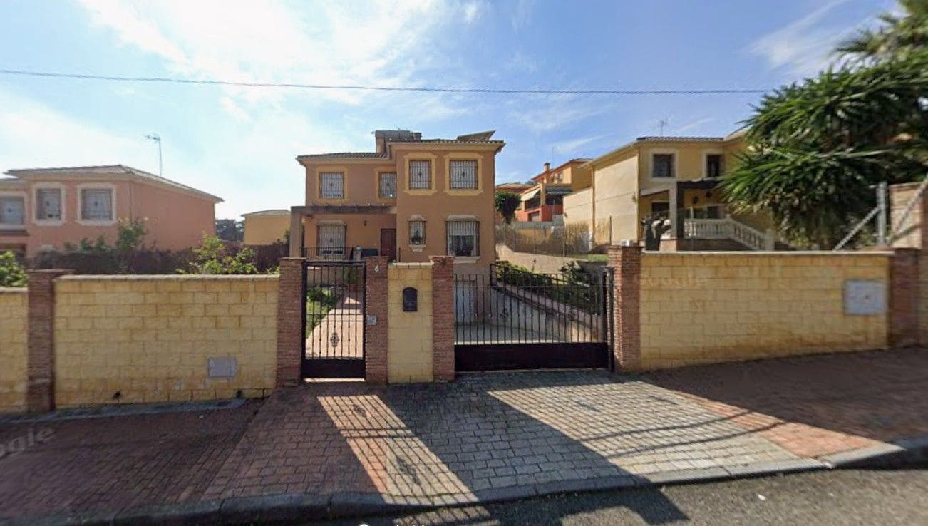 Chalet de 4 habitaciones en Córdoba ciudad en venta - 260.000 € (Ref: 9980903)