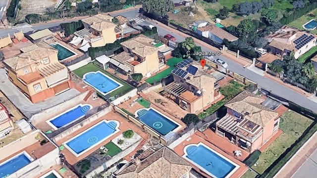 Chalet de 4 habitaciones en Alcolea, Córdoba ciudad en venta - 260.000 € (Ref: 9980903)