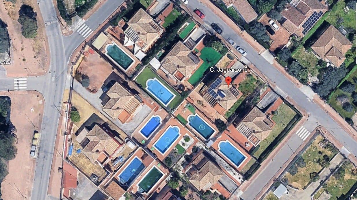 Chalet de 4 habitaciones en Córdoba ciudad en venta - 260.000 € (Ref: 9980903)