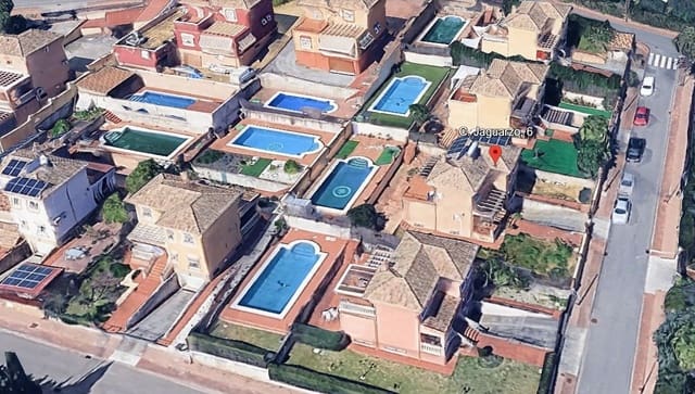 Chalet de 4 habitaciones en Alcolea, Córdoba ciudad en venta - 260.000 € (Ref: 9980903)