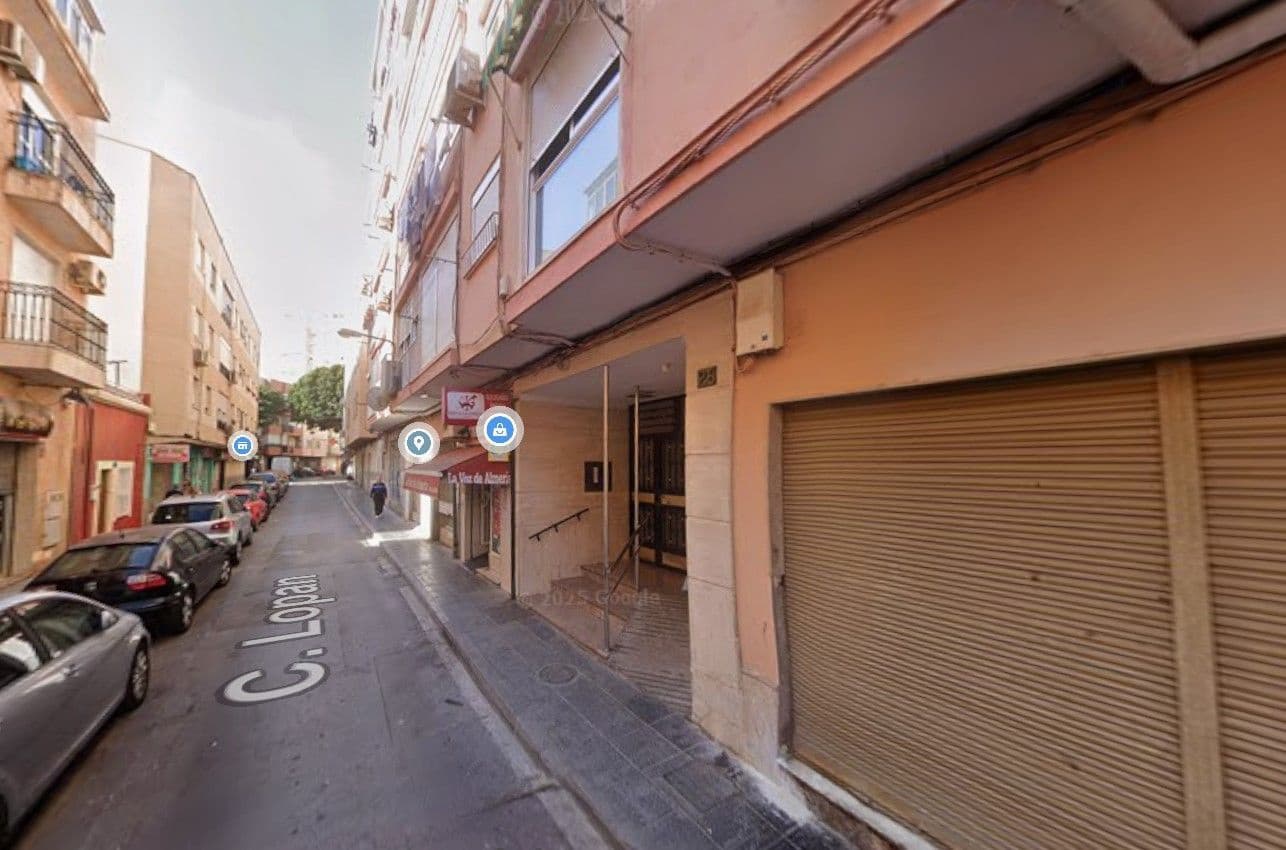 3 sovrum Lägenhet till salu i Almeria stad - 105 000 € (Ref: 9980907)