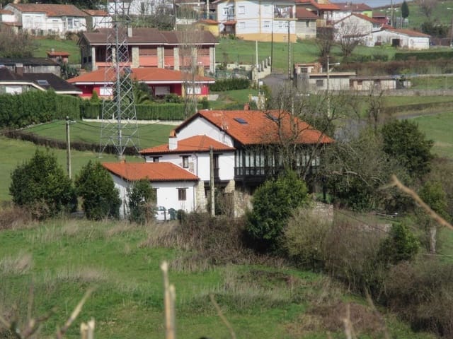 Chalet de 2 habitaciones en Oviedo en venta - 184.500 € (Ref: 9980924)