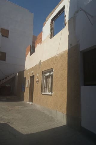 3 bedroom Villa for sale in Adra - € 59,000 (Ref: 9980932)