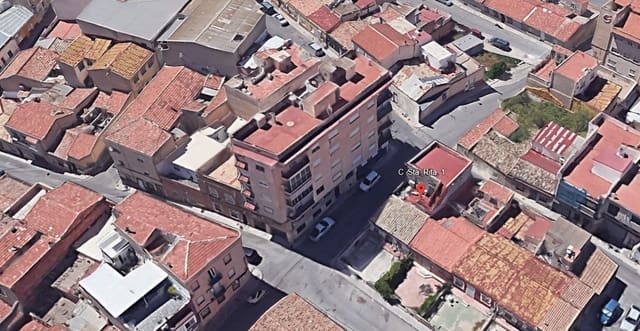 Chalet de 3 habitaciones en Elda en venta - 40.000 € (Ref: 9980934)