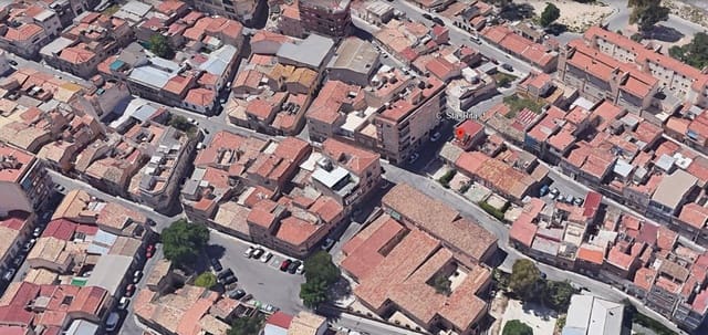 Chalet de 3 habitaciones en Elda en venta - 40.000 € (Ref: 9980934)