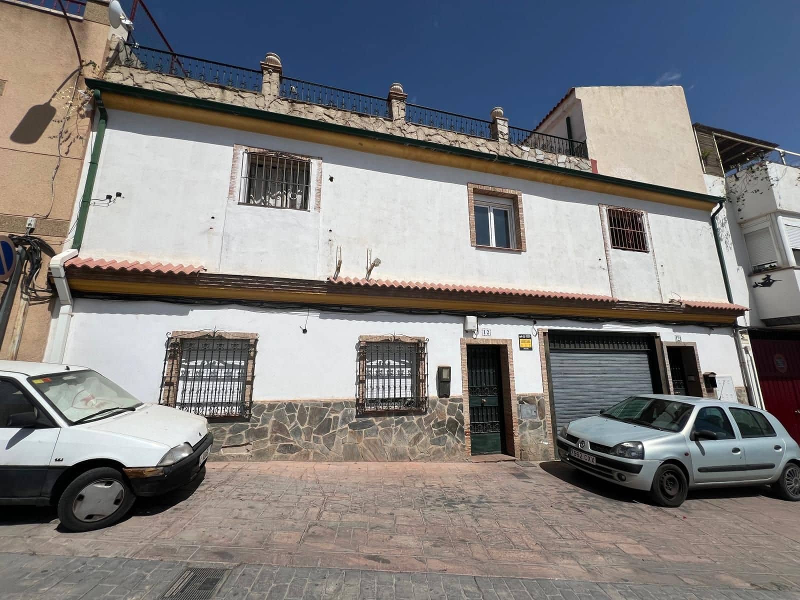 Chalet de 4 habitaciones en Jaén ciudad en venta - 99.000 € (Ref: 9980938)