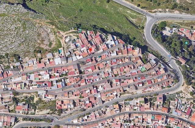 Chalet de 4 habitaciones en Jaén ciudad en venta - 99.000 € (Ref: 9980938)