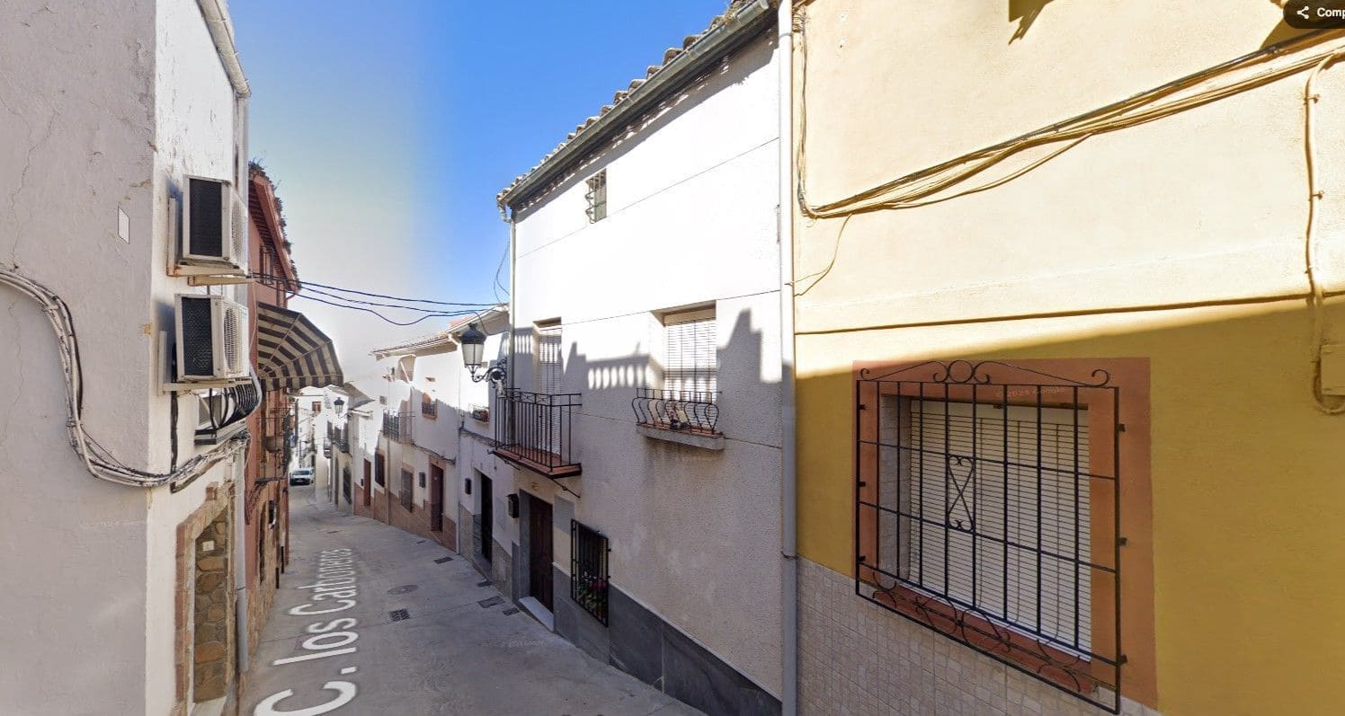 3 soverom Villa til salgs i Rus - € 55 000 (Ref: 9980940)