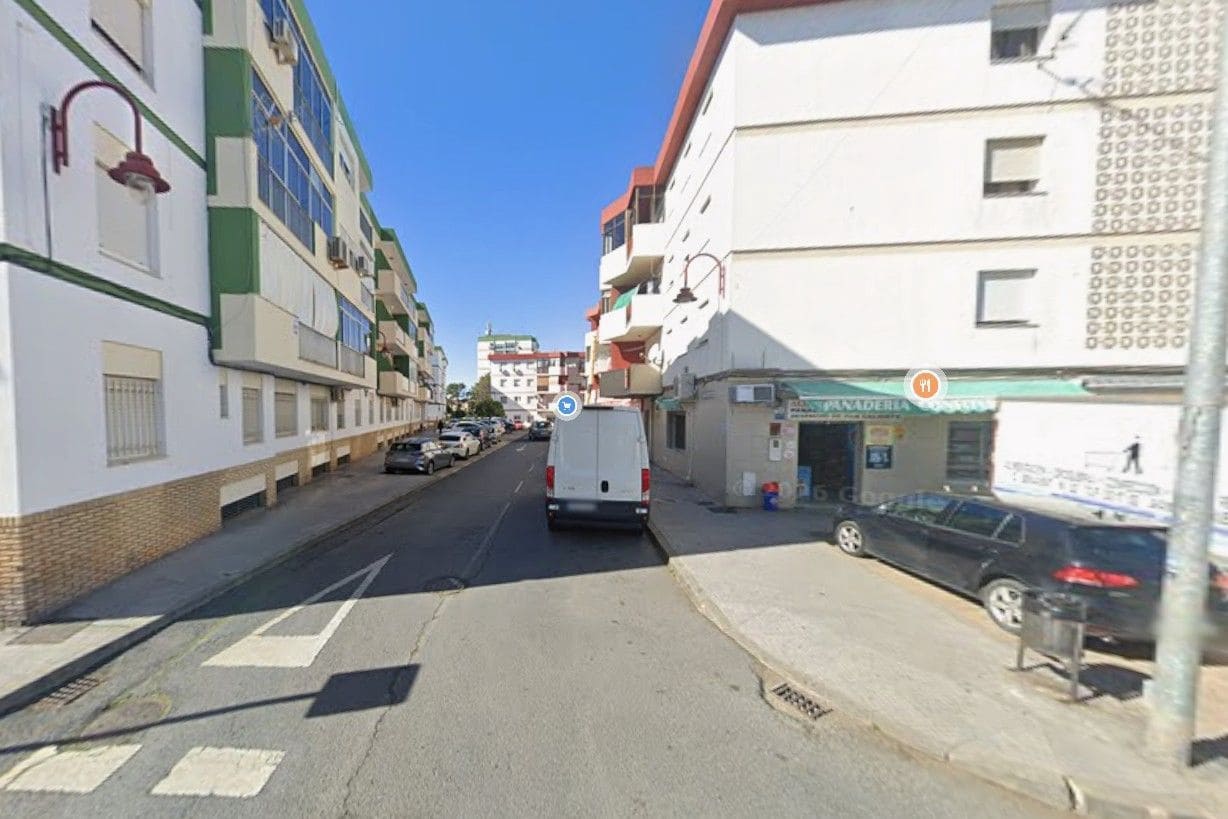 Piso de 3 habitaciones en Ayamonte en venta - 87.900 € (Ref: 9980944)