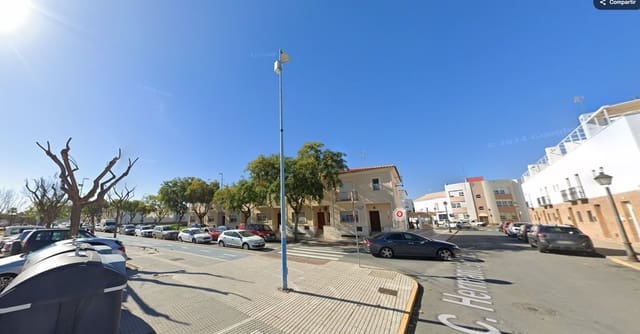 Chalet de 3 habitaciones en Lepe en venta - 120.300 € (Ref: 9980947)
