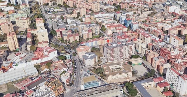 3 soveværelse Lejlighed til salg i Algeciras med garage - € 120.000 (Ref: 9980953)