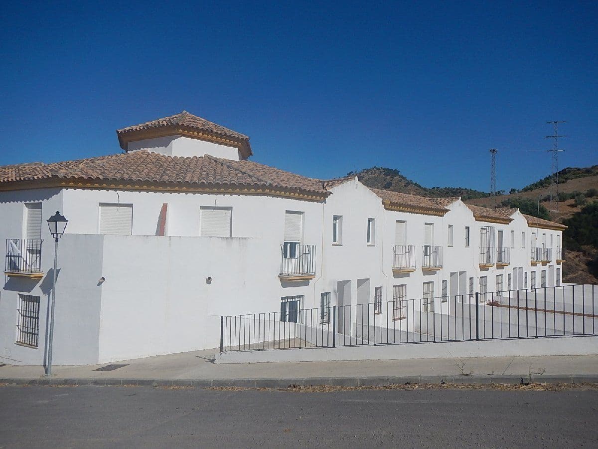 Chalet de 3 habitaciones en Torre-Alháquime en venta con garaje - 50.000 € (Ref: 9980955)