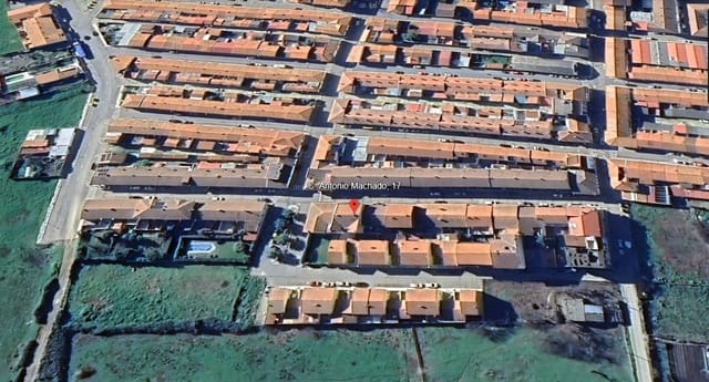 4 bedroom Flat for sale in Moraleja - € 105,000 (Ref: 9980956)