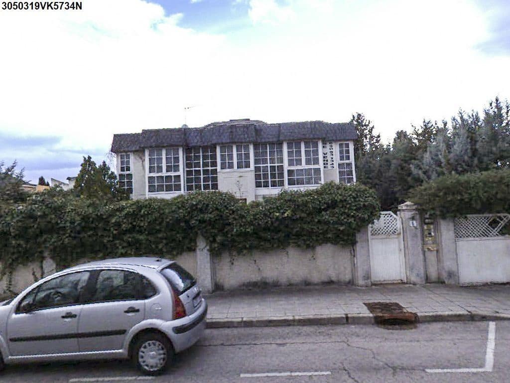 5 sypialnia Willa na sprzedaż w Coslada - 490 000 € (Ref: 9980966)