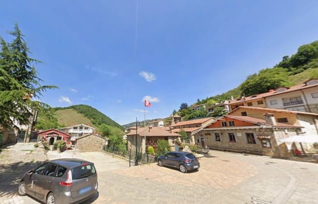 3 slaapkamer Villa te koop in Crémenes - € 62.000 (Ref: 9980967)