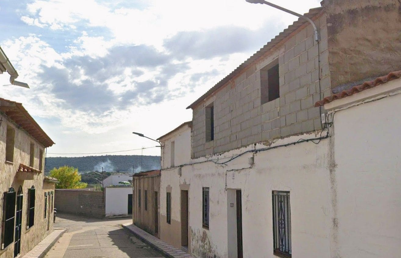 3 bedroom Villa for sale in Villar de Rena - € 20,000 (Ref: 9980968)