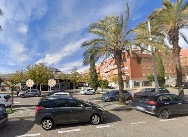 3 bedroom Flat for sale in Bormujos - € 227,000 (Ref: 9980973)