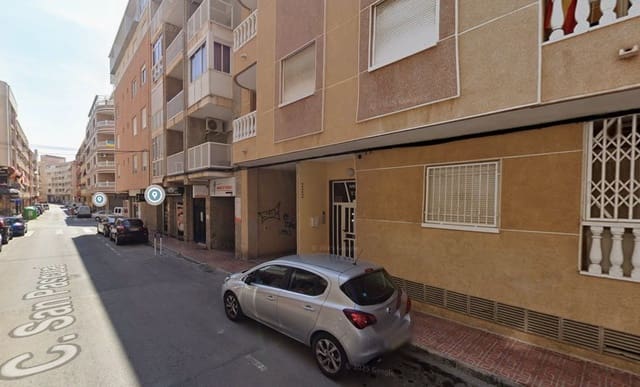 Piso de 2 habitaciones en Torrevieja en venta - 69.000 € (Ref: 9980988)