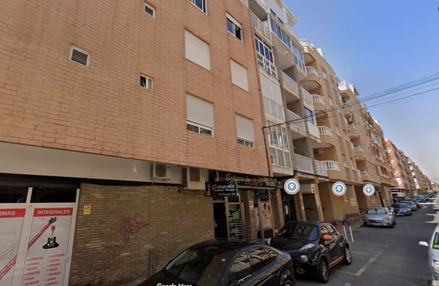 Piso de 2 habitaciones en Torrevieja en venta - 69.000 € (Ref: 9980988)