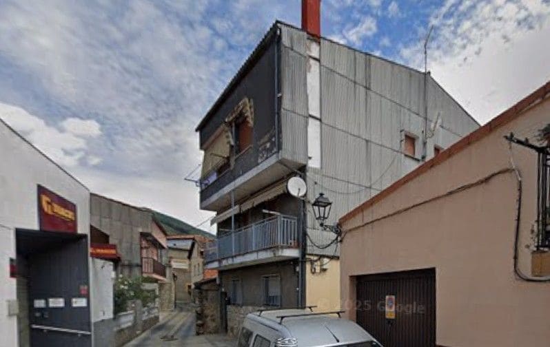 3 slaapkamer Flat te koop in Jerte - € 50.000 (Ref: 9980995)