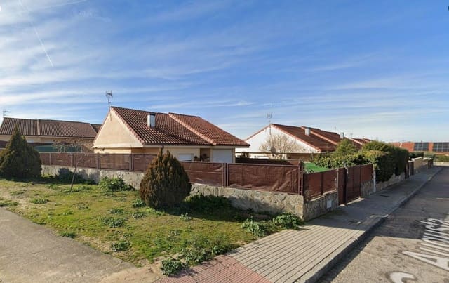 4 quarto Moradia para venda em Novés com garagem - 86 800 € (Ref: 9980997)