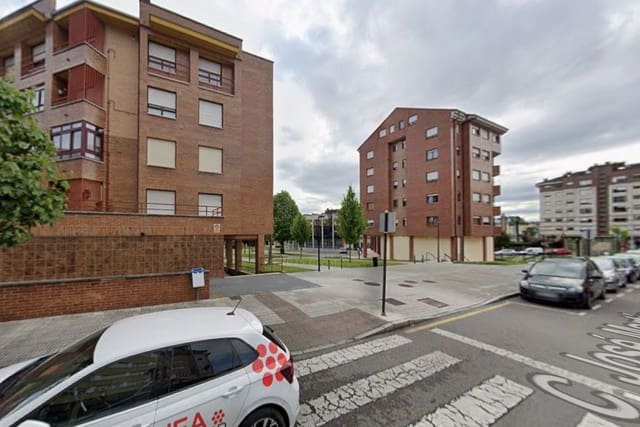 2 bedroom Flat for sale in Oviedo with garage - € 135,000 (Ref: 9981015)