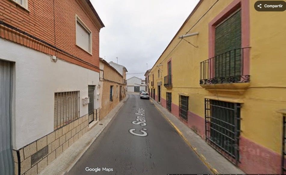 Piso de 2 habitaciones en Villarrobledo en venta - 25.200 € (Ref: 9981016)