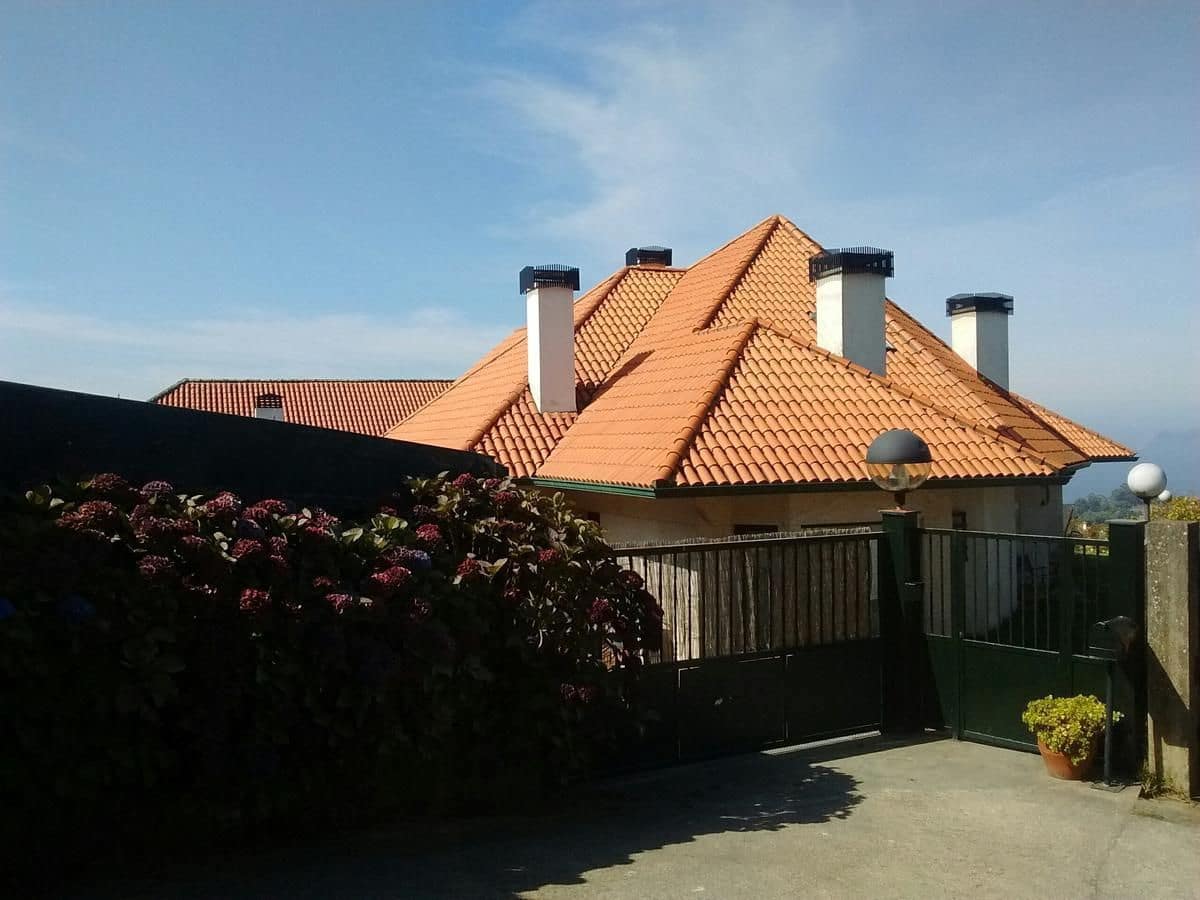 5 Zimmer Villa zu verkaufen in Vigo mit Garage - 375.000 € (Ref: 9981023)