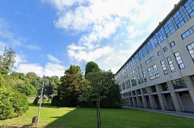 Komercyjne na sprzedaż w Santiago de Compostela - 64 000 € (Ref: 9981027)