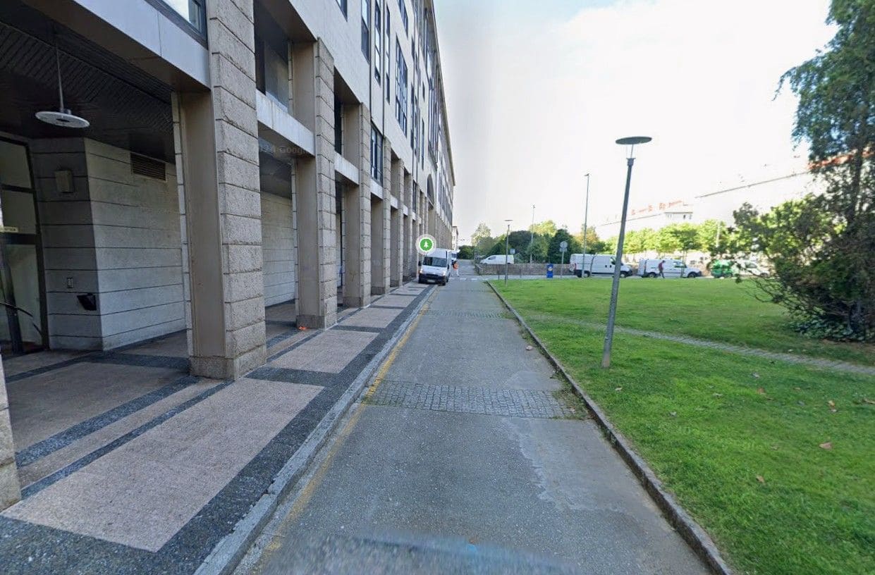 Komercyjne na sprzedaż w Santiago de Compostela - 64 000 € (Ref: 9981027)