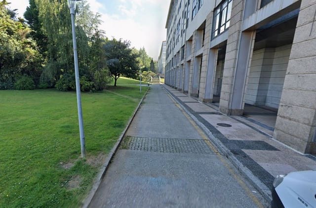 Komercyjne na sprzedaż w Santiago de Compostela - 64 000 € (Ref: 9981027)