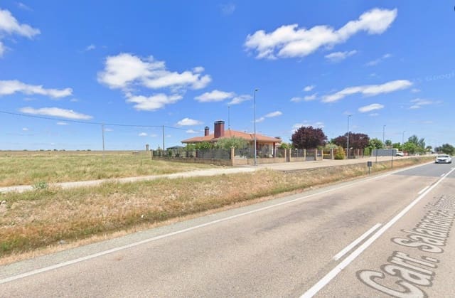 3 bedroom Villa for sale in Villaseco de los Gamitos - € 35,000 (Ref: 9981035)
