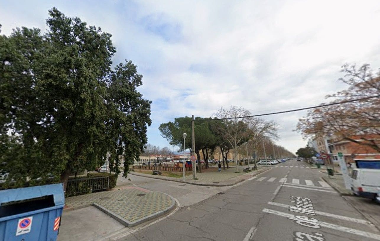 3 Zimmer Wohnung zu verkaufen in Cordoba Stadt - 57.000 € (Ref: 9981038)