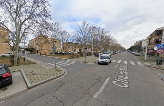 3 Zimmer Wohnung zu verkaufen in Córdoba Stadt - 57.000 € (Ref: 9981038)