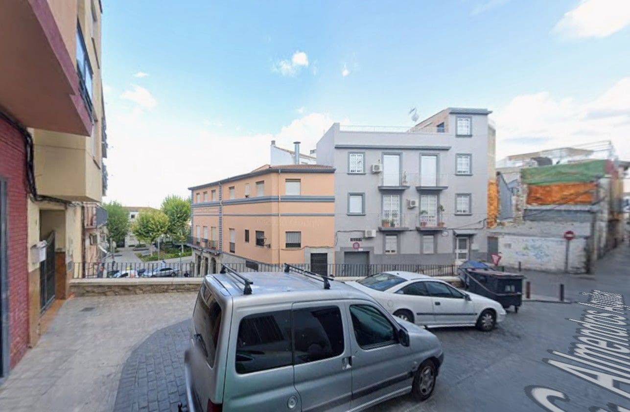 3 Zimmer Wohnung zu verkaufen in Jaen Stadt - 65.000 € (Ref: 9981039)