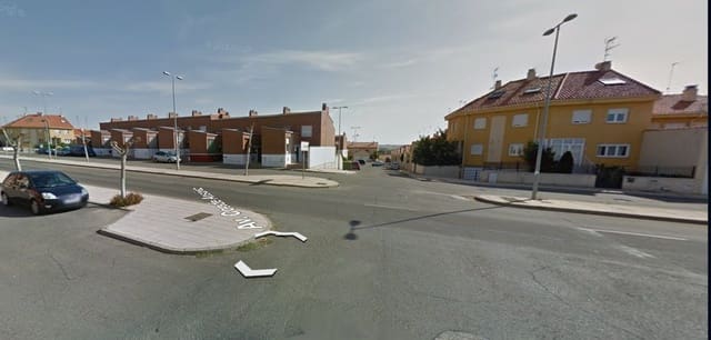 3 soveværelse Villa til salg i Sahagún med garage - € 125.000 (Ref: 9981054)