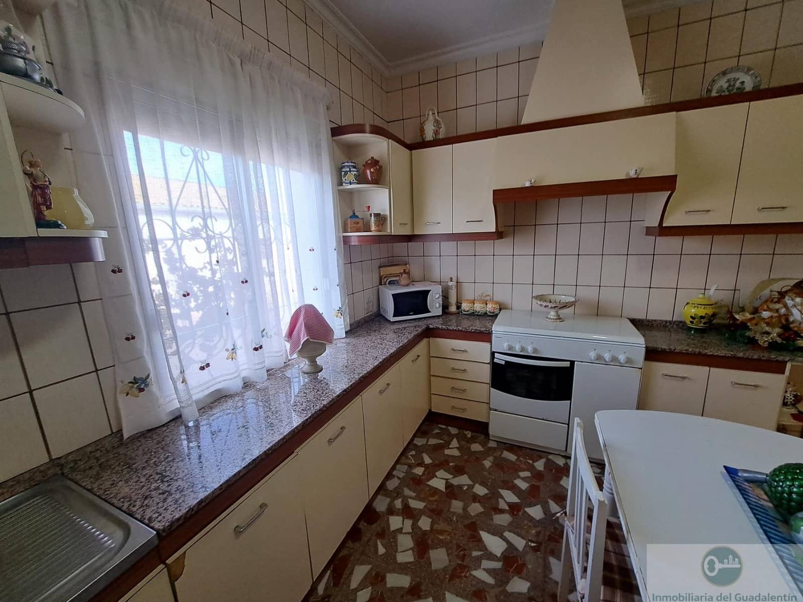 3 makuuhuone Huvila myytävänä paikassa Lorca mukana 
autotalli - 220 000 € (Ref: 10030850)