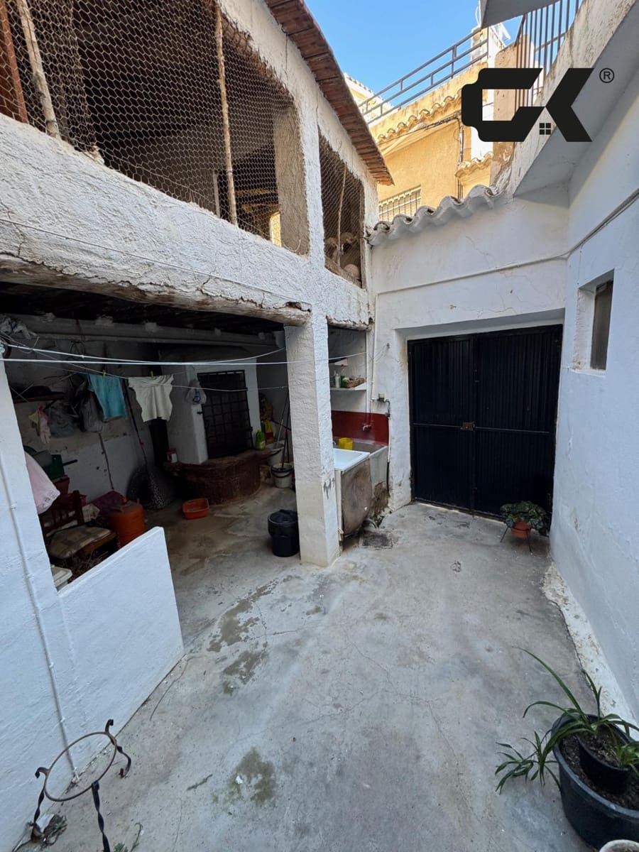 6 bedroom Terraced Villa for sale in Mula - € 89,900 (Ref: 9980543)