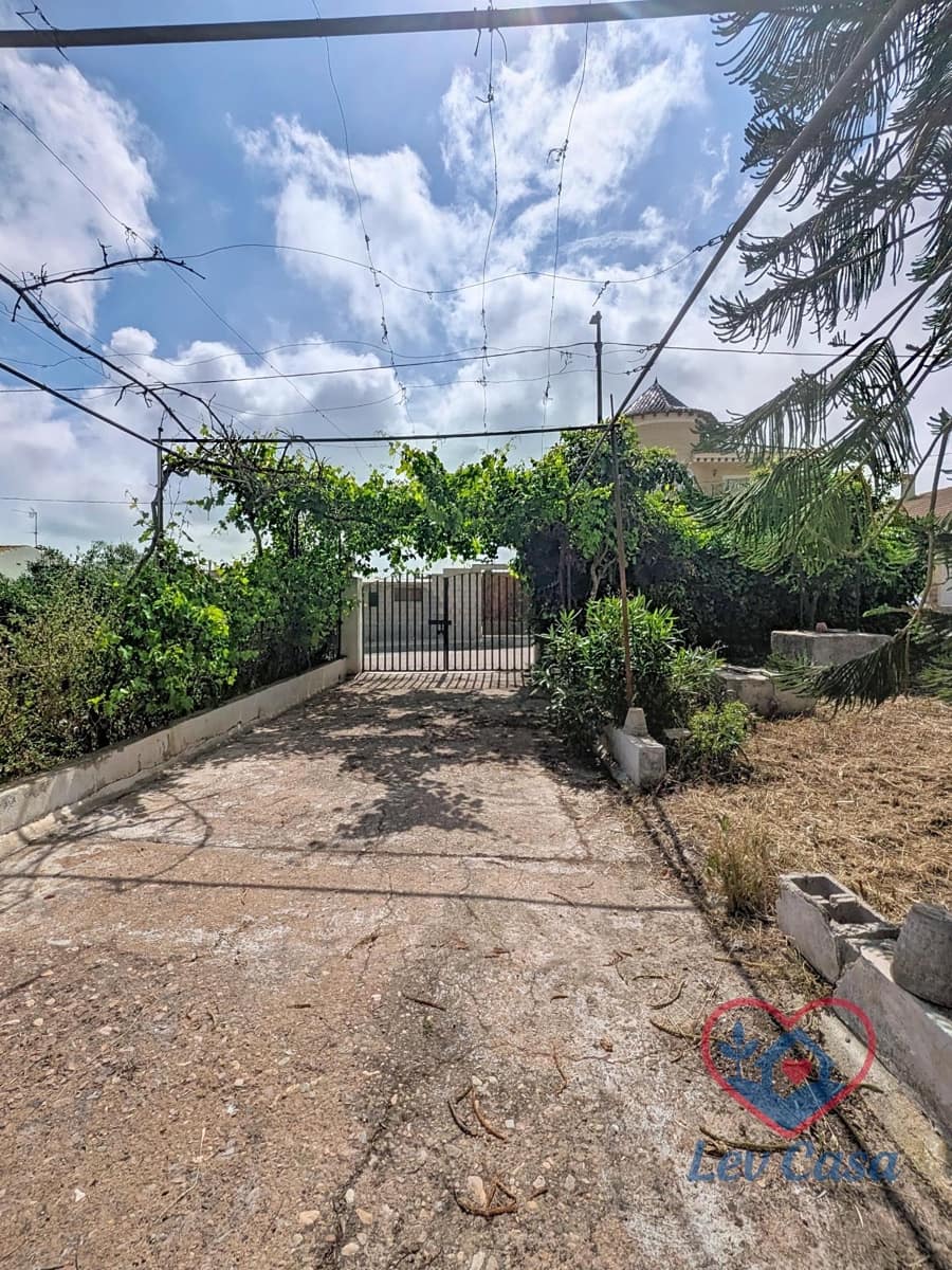 3 bedroom Villa for sale in Las Palas with garage - € 155,000 (Ref: 9980558)