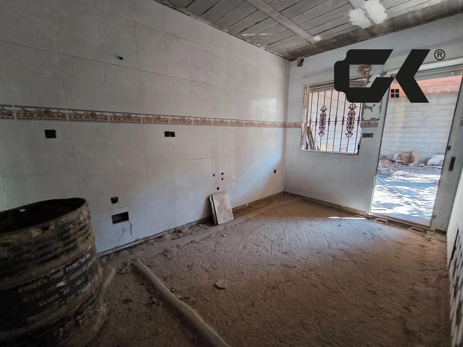 6 soveværelse Lejlighed til salg i Sangonera la Seca med garage - € 105.000 (Ref: 9980576)