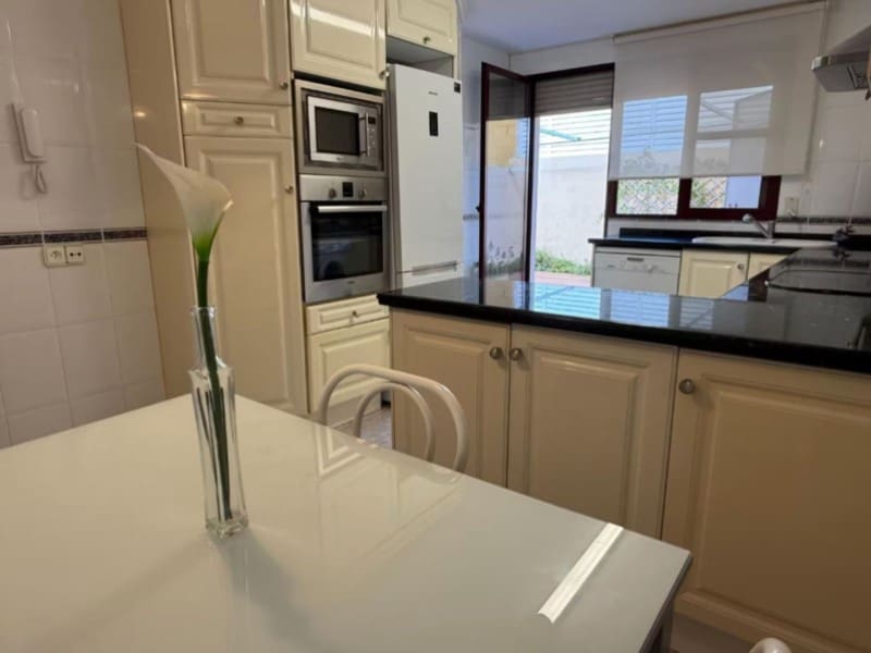 5 bedroom Villa for sale in Benicassim with garage - € 569,000 (Ref: 10049176)