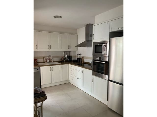 4 bedroom Townhouse for sale in Benicàssim with garage - € 490,000 (Ref: 10049178)