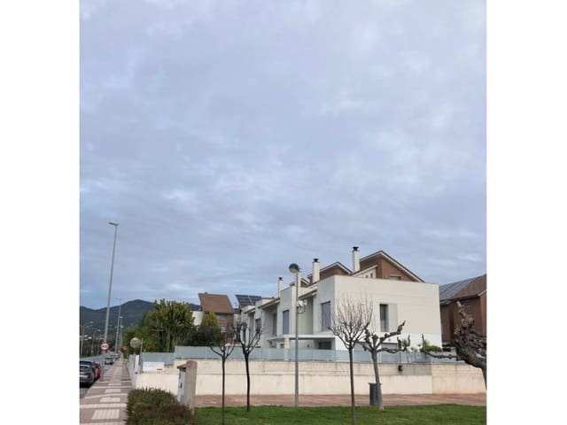 4 bedroom Townhouse for sale in Benicàssim with garage - € 490,000 (Ref: 10049178)