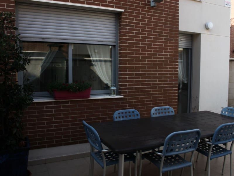 4 soveværelse Byhus til salg i Benicassim med swimmingpool garage - € 450.000 (Ref: 10049179)