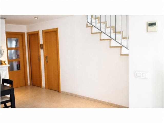 4 bedroom Townhouse for sale in Benicàssim with pool garage - € 450,000 (Ref: 10049179)