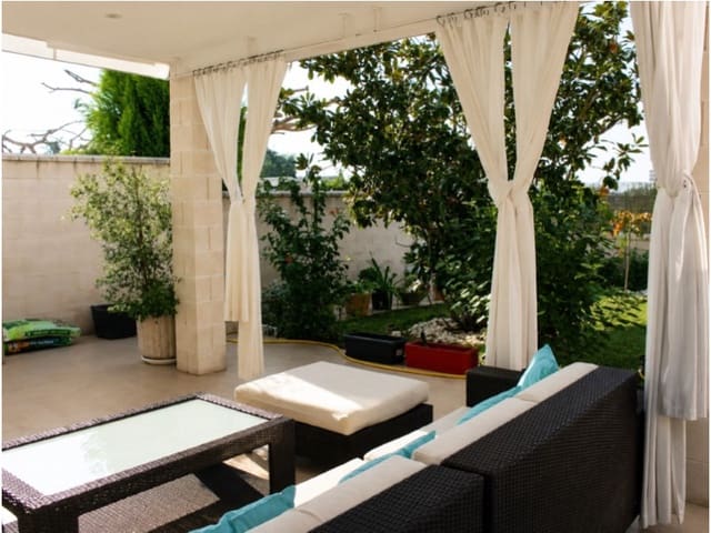 4 bedroom Townhouse for sale in Benicàssim with pool garage - € 450,000 (Ref: 10049179)