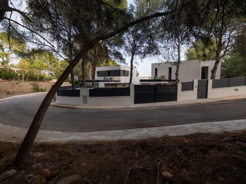 3 bedroom Villa for sale in Benicassim - € 795,000 (Ref: 10049183)