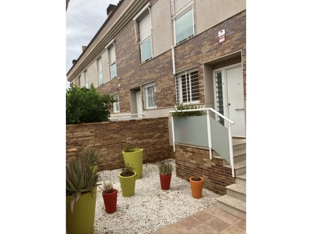 5 soverom Kjedet enebolig til salgs i Norte, Castelló de la Plana med garasje - € 490 000 (Ref: 9980617)