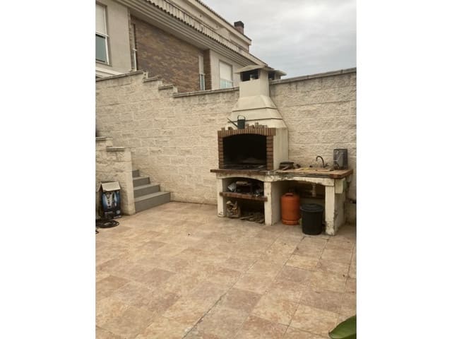 5 soverom Kjedet enebolig til salgs i Norte, Castelló de la Plana med garasje - € 490 000 (Ref: 9980617)