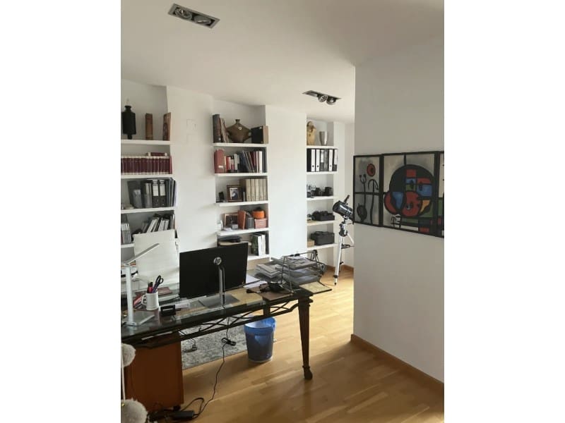 5 soveværelse Semi-Rækkehus til salg i Castello de la Plana med garage - € 490.000 (Ref: 9980617)